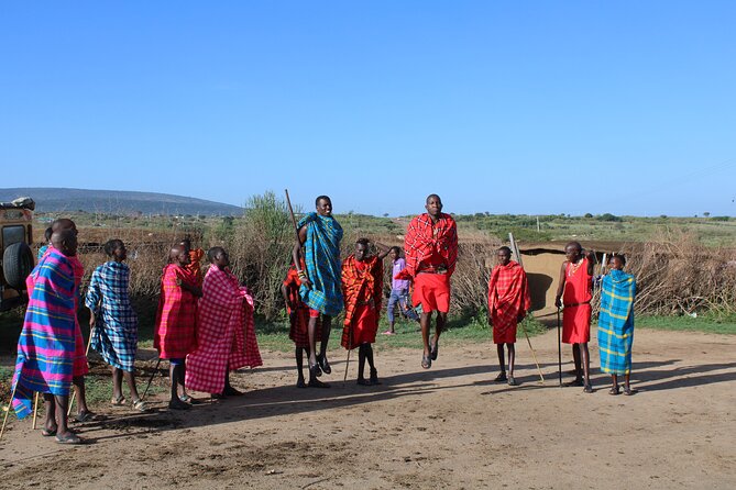 3-Day Maasai Mara Sharing Safari in a 4x4 Land Cruiser Jeep - Great Rift Valley viewpoint: the right kind of wow