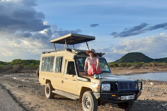 4 Day Group Tour to Maasai Mara and Lake Nakuru by a 4WD Cruiser - Day 2: Full Big Five day, croton shade picnic, and the Mara River search