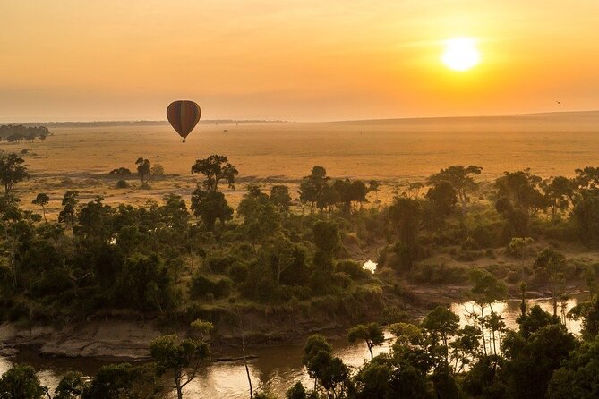 5-Day Lakes and Masai Mara Plains 4 x 4 Safari - Maasai village or hot-air balloon: choose your Day 4 style