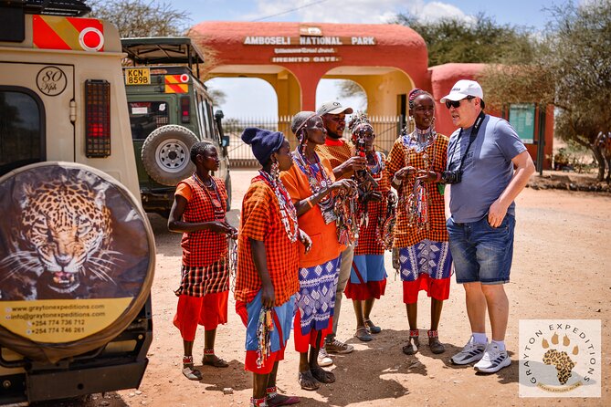 6-Day 5 Nights Masai Mara, Lake Nakuru & Amboseli Budget Safari - Getting around: shared safari van, pop-up roof, and what you can expect