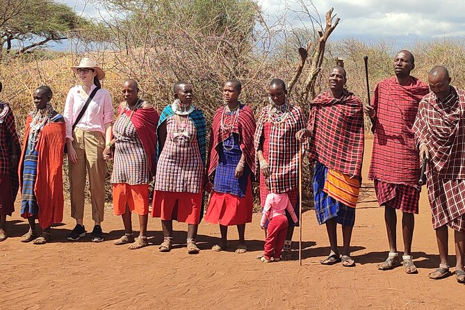 6-Days of Elephants, Wildebeest and Big 5: Kenya’s Classic Safari - A full day in the Mara savanna, with picnic lunch outdoors