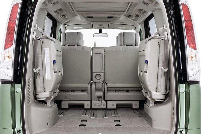 Airport Transfers in Nairobi - What you really get: meet-and-greet, flight tracking, English driver