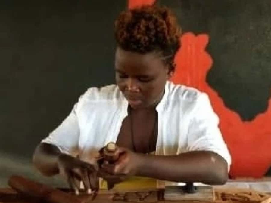 Beginner Swahili Woodcarving Classes with Woman Woodcarver - Meet Almasi, the Only Woman Woodcarver in Lamu