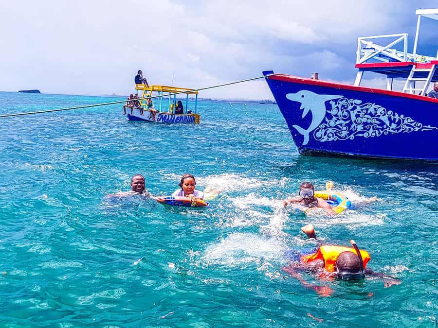 Blue Safari: Snorkeling at Watamu Marine Park & Seafood - Crew, guidance, and the boat vibe: where experiences can swing