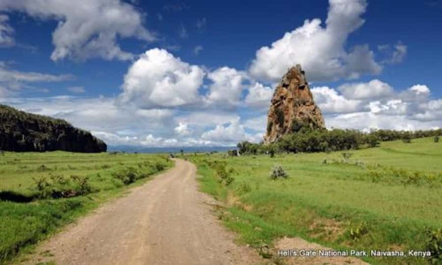 Day trip lake Naivasha and Hells gate - Getting There: Nairobi Early Departure and a Rift Valley Photo Stop