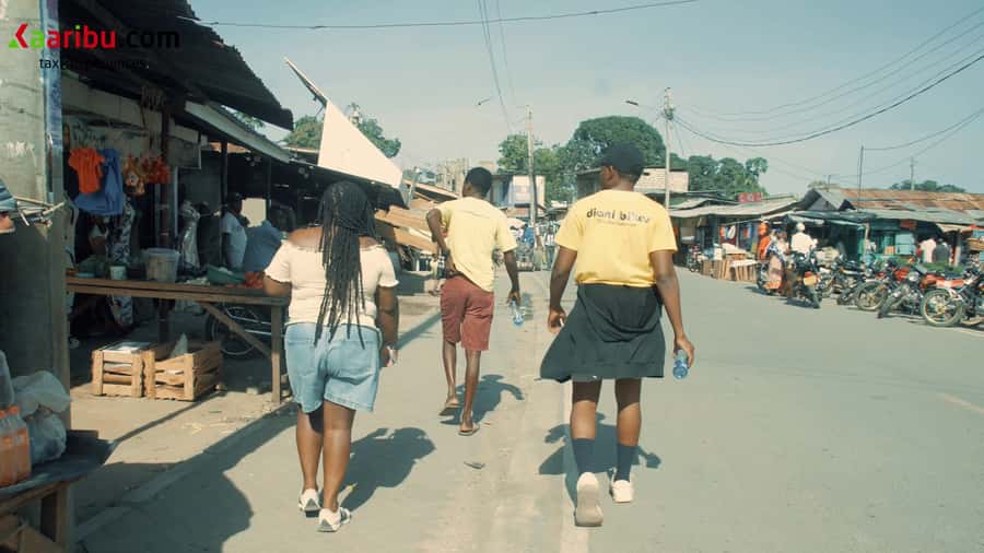 Diani Beach: Village tour on a bike with hotel pick-up - School visit: meaningful and practical, especially if you bring supplies
