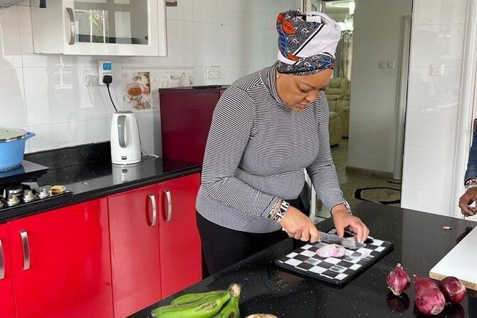 Explore local Market matatu ride & Make Kenyan Cuisines with a home cook - Eating in a Kenyan home: privacy and hospitality