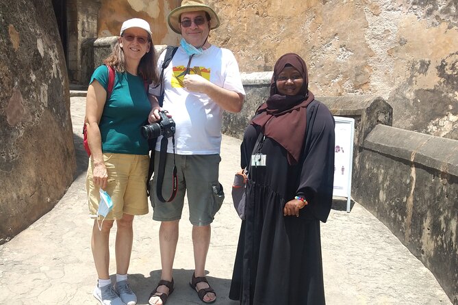 Fort Jesus Museum Walking Tour in Mombasa - Curio shops: souvenirs with less randomness