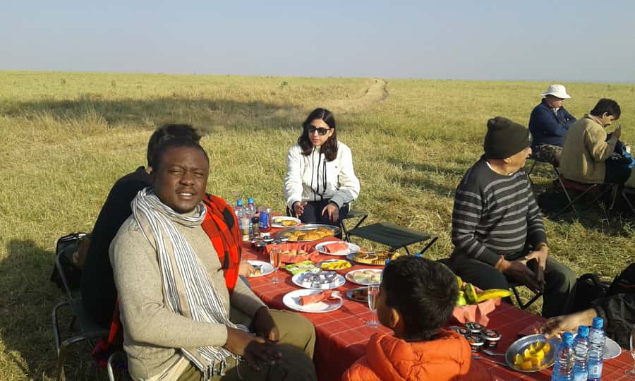 From Nairobi: 3 Days, 2 Nights Maasai Mara Group Safari - Mara River crossing stop: wildebeest movement, hippos, and crocodiles