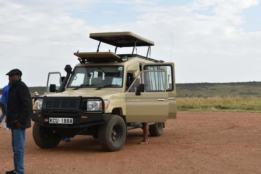 From Nairobi: 3 - Days Maasai Mara Group Safari by 4WD - Nairobi to Maasai Mara, with the Great Rift Valley viewpoint stop
