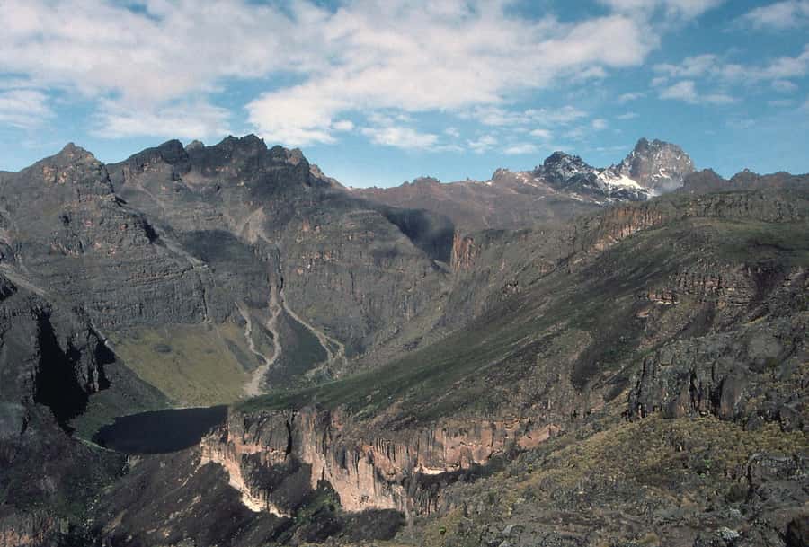From Nairobi: Mount Kenya National Park Full-Day Hike - Getting from Nairobi to Naro Moru Gate, and what that “7 hours by van” means