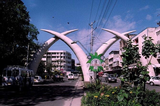 Full day tour in Mombasa - Mombasa Tusks on Moi Avenue: a fast stop with real context