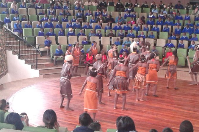 Giraffe Centre and Bomas of Kenya Full-Day Tour from Nairobi - Guides and the small details that can make or break the day