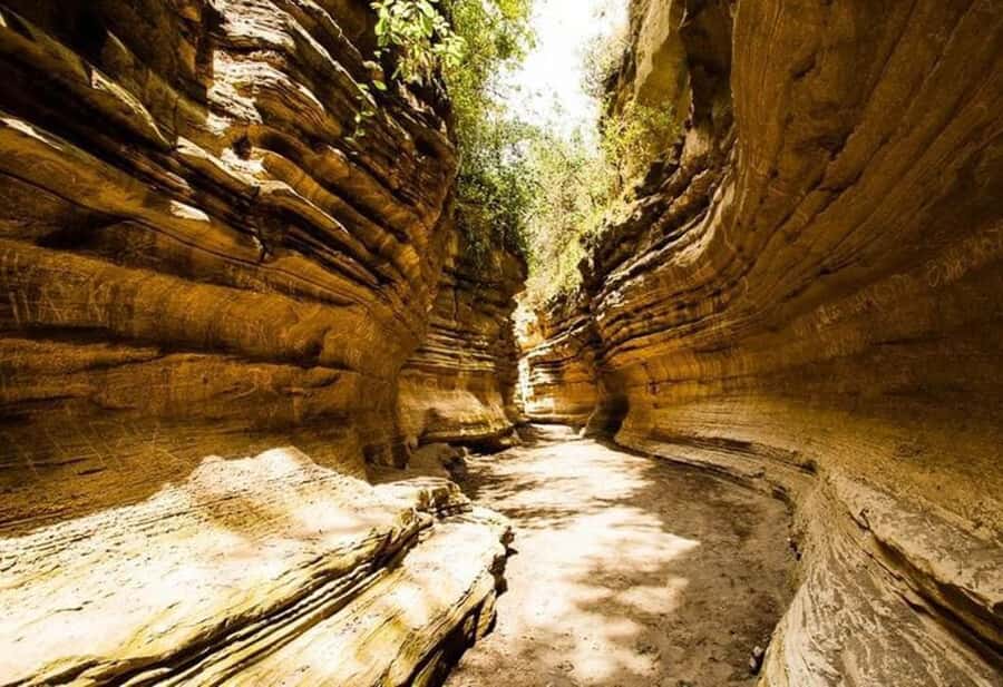 Group joining day tour to Hell's Gate and Lake Naivasha - Lunch and the Practical Reality of Food on Safari Days