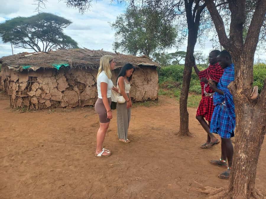 HALF DAY TOUR MASAI VILLAGE FROM NAIROBI WITH PICKUP&DROPOFF - Dance show and ceremonies: what to watch for in the 4-hour block