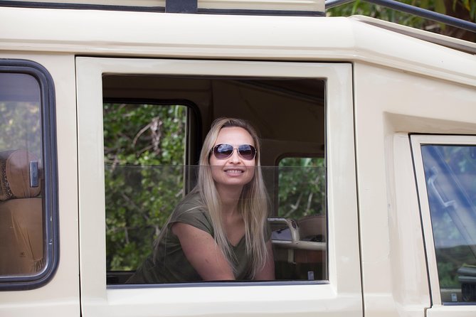 Introducing Kenya Safari Package - Maasai Mara, Big Five country and migration season energy