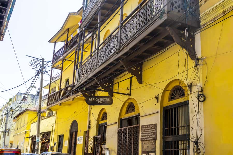Mombasa City Tour: Fort Jesus Museum, Old Town & Haller Park - Haller Park at 3 pm: feeding giraffes and watching hippos and crocodiles