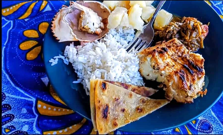 Mombasa: Kisite Park Private Cruise with Breakfast and Lunch - Shimoni Slave Caves: history you can’t ignore