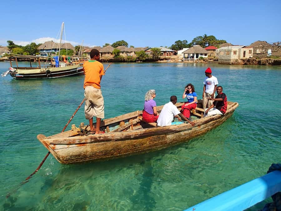 Mombasa: Kisite Park Private Cruise with Breakfast and Lunch - The guide and captain factor: why people rate this so highly