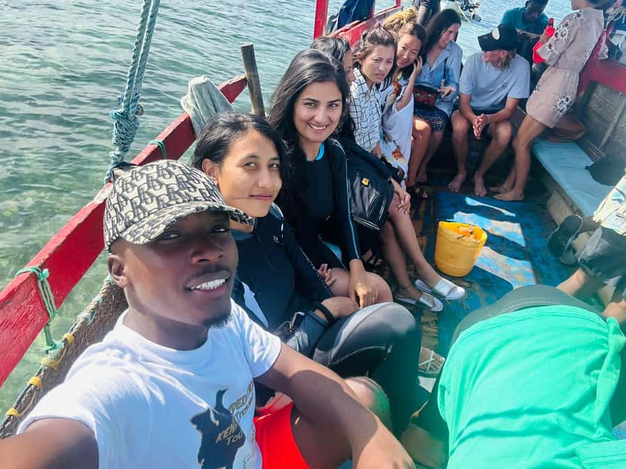 Mombasa walking tour - Beaches and wildlife reserves: how to think about it in a short tour
