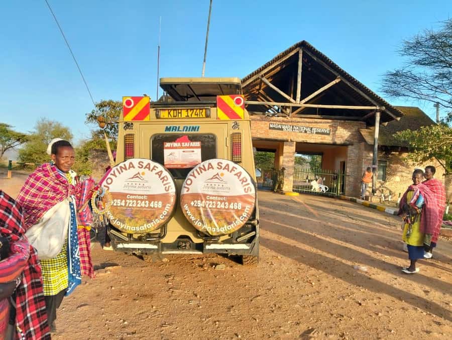 Nairobi: 3-Days 2-Nights Maasai Mara Group Safari in 4x4 - Mara River Time: Hippos, Crocodiles, and Migration Season Context
