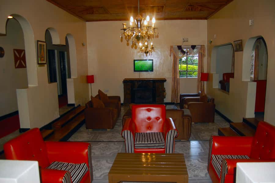 Nairobi: 4 Day Masai Mara and Lake Nakuru Camping Safari - Guides, small-group feel, and how you get answers on the go