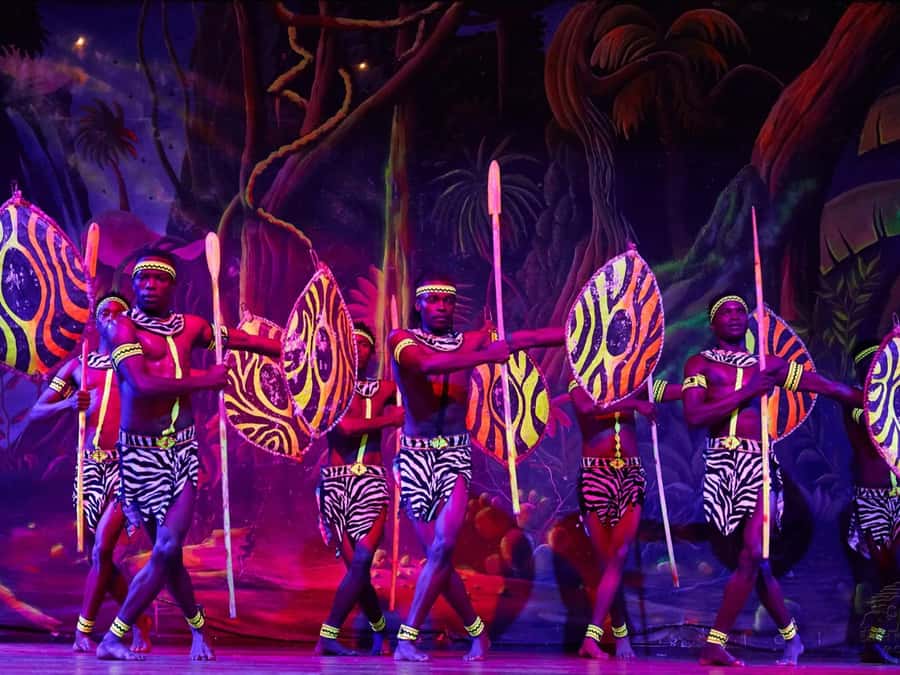 Nairobi: Cabaret Show with Dinner at Safari Park Hotel - Key Things You’ll Notice Right Away