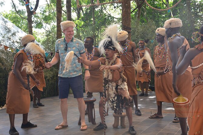 Nairobi city sights, Giraffe Encounters and Bomas Kenya Tour - Utamaduni Craft Centre in Karen, shopping break with a garden vibe