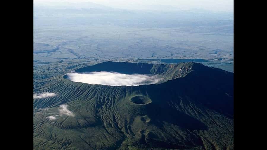 Nairobi: Full-Day Mount Longonot Hike with Boat Tour - The climb itself: how to pace a steep 8 to 9 kilometer hike