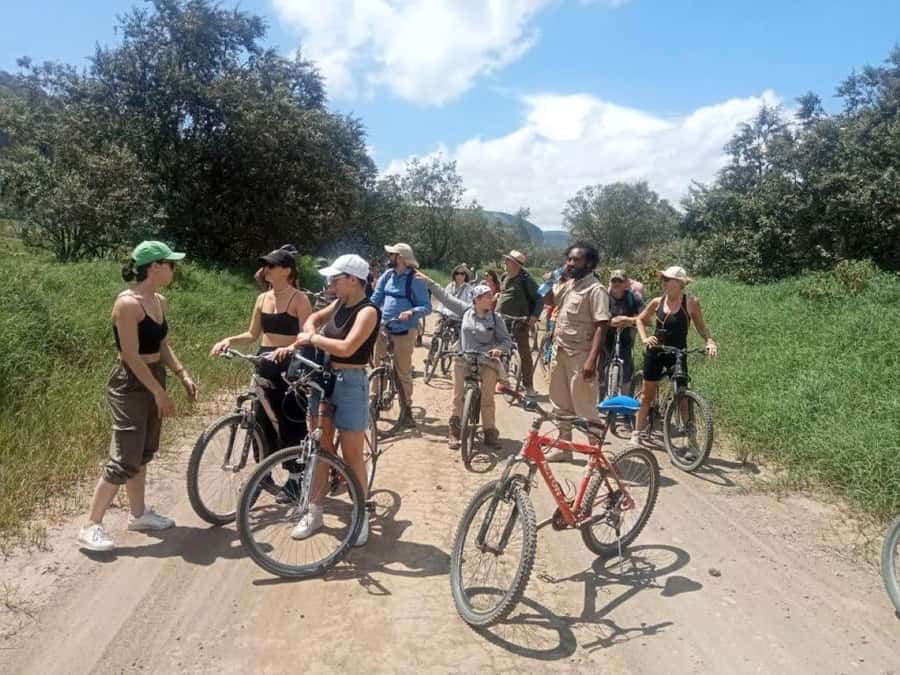 Nairobi:Group Hell's Gate National Park & Lake Naivasha Tour - Lunch at Naivasha, then a boat ride on Lake Naivasha