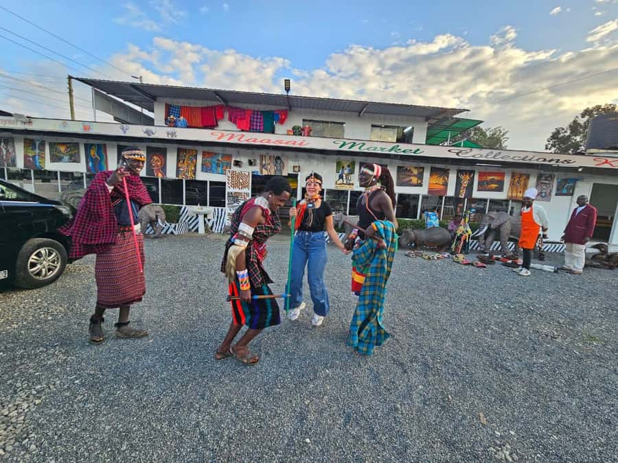 Nairobi: Hop on Hop off and Maasai market Collections Visit - Jeep upgrade and the advertised Wi-Fi streaming perks