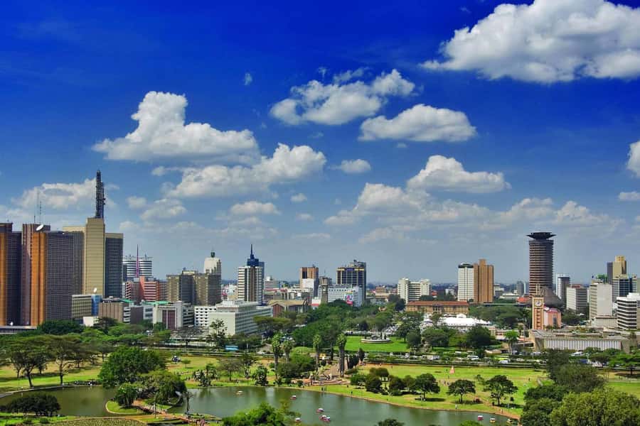 Nairobi National Park Full or Half-Day Tour with Guide - Full-day stops: Giraffe Centre, Tamarind or Carnivore lunch, then Karen Blixen Museum
