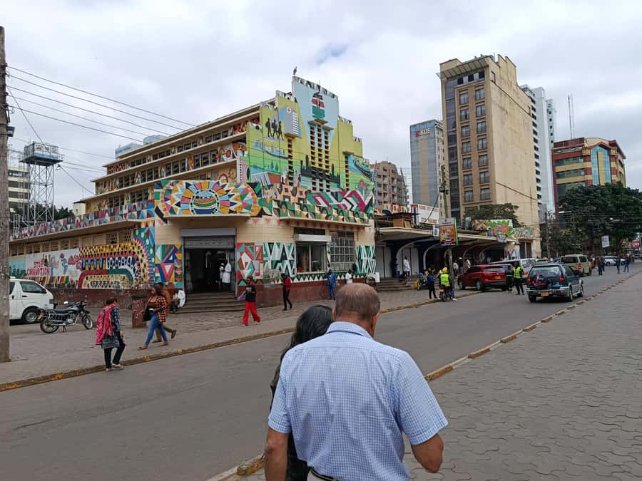Nairobi Walking Tour, GiraffeCentre & Souvenir Shopping Tour - Price and Fees: Is This Tour Good Value?