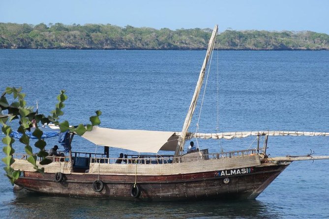 PILLI PIPA DHOW, the genuine product, snorkeling tour to Kisite Marine Park - What to Bring (So Your Day Stays Comfortable)