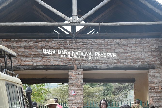 Private Transfer from Nairobi Airport or city To Maasai Mara By Road - Arriving at Sekenani Gate and switching into a 4WD