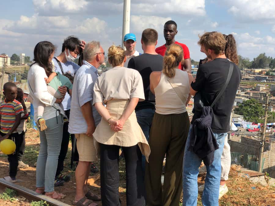 Rent a friend - Kibera: Community Context You Can Actually Ask About