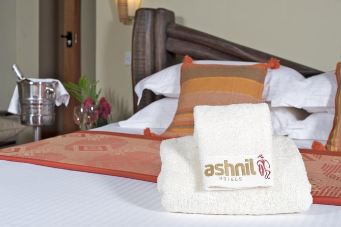 Samburu/ Aberdare/ Lake Nakuru/ Masai Mara 7 Days Safari - Transport, Meals, and the Pop-Up Roof Advantage