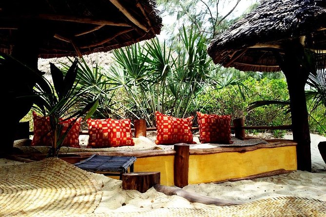 Tour Malindi & Robinson Island & Marafa Hell's Kitchen - Mambrui Salt Pans to Robinson Island by Canoe