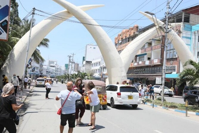 Visit to Fort Jesus and the Old Town of Mombasa - Old Town streets and the Old Port view: walking where the city still talks