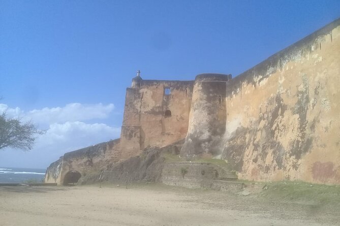 Walking Tour Through Old Town Mombasa and Fort Jesus - How the private tour really feels, and when to plan for crowds